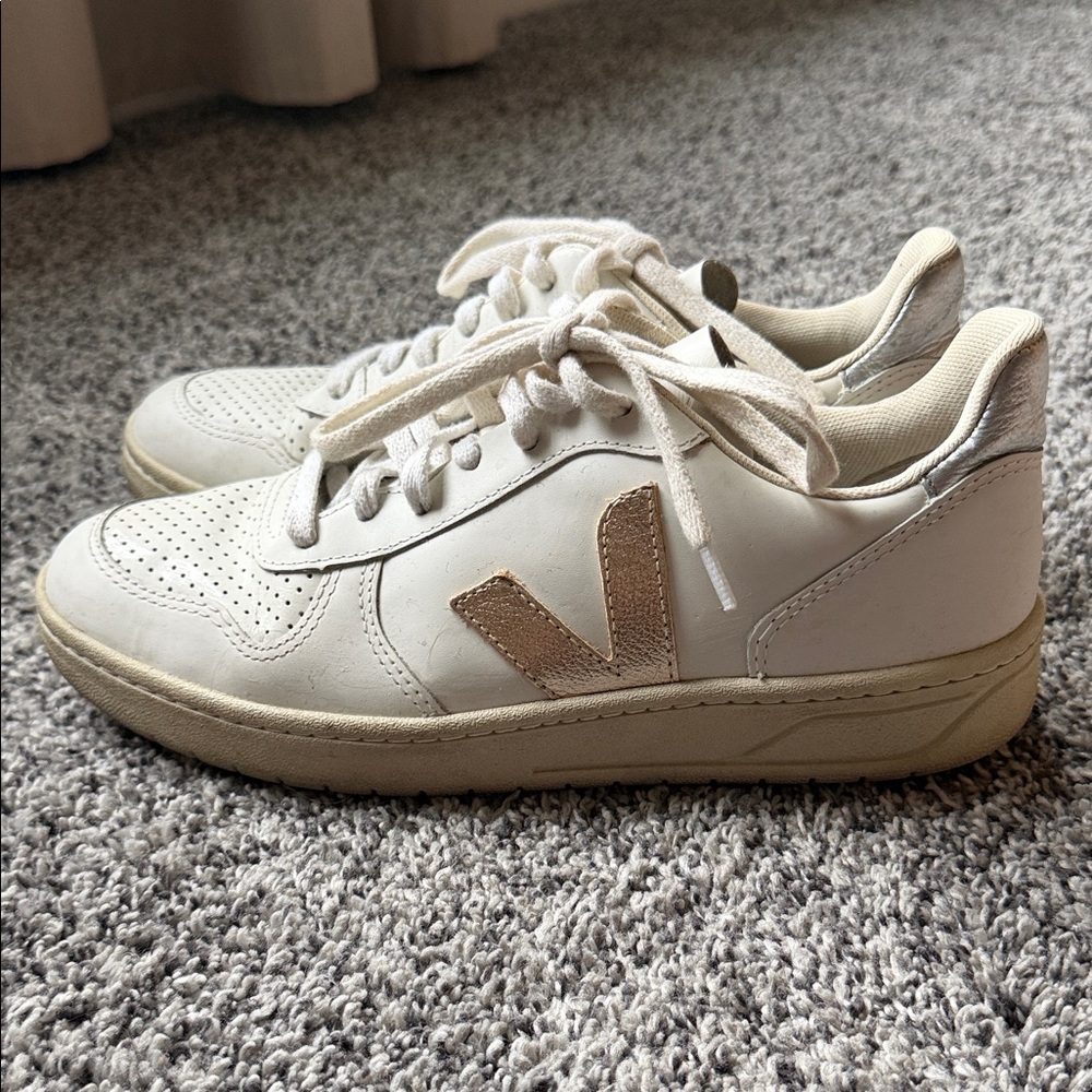 Veja Women's V-10 Leather Sneakers